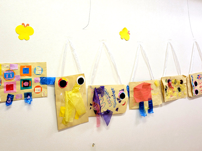 ひまわり育児室《うさぎ組こいのぼり製作》